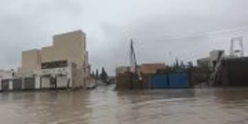 Обилни валежи в Триполи: Циклон причинява наводнения и затруднения в движението