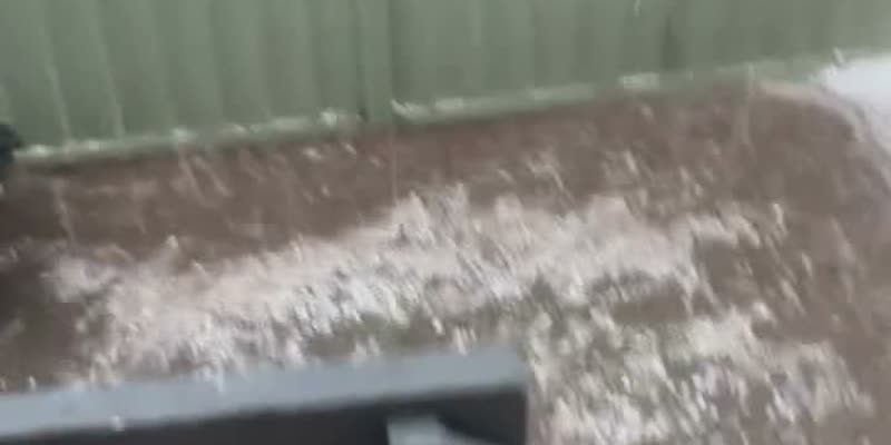 Сидни ударен от градушки с размери на топка за голф