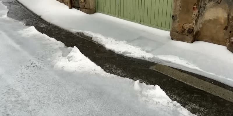 Франция под удара на силни гръмотевични бури с градушка