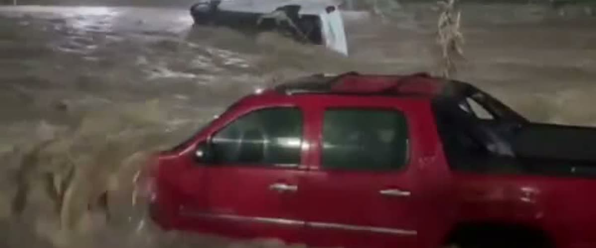 Проливни дъждове в Оман: Петима загинали и множество ранени